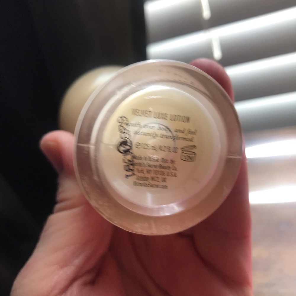 Victoria's Secret Dream Angels Heavenly Velvet lotion 125ml - Picture 2 of 2